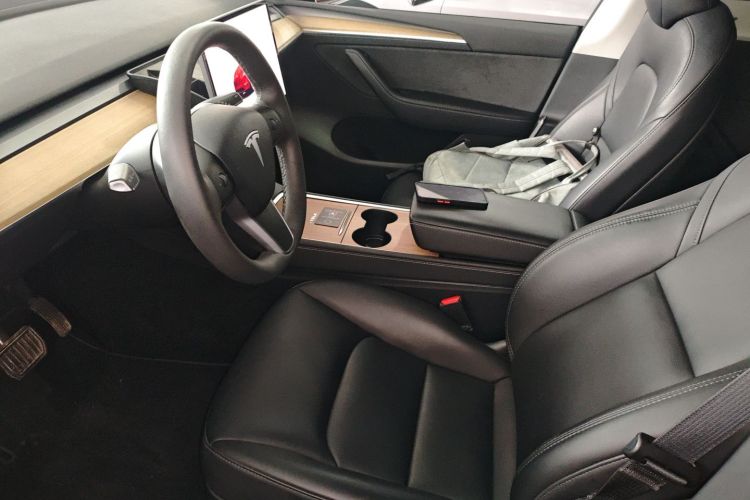 Tesla Model Y 2023 #15 Tesla Model Y 2023 car image #15