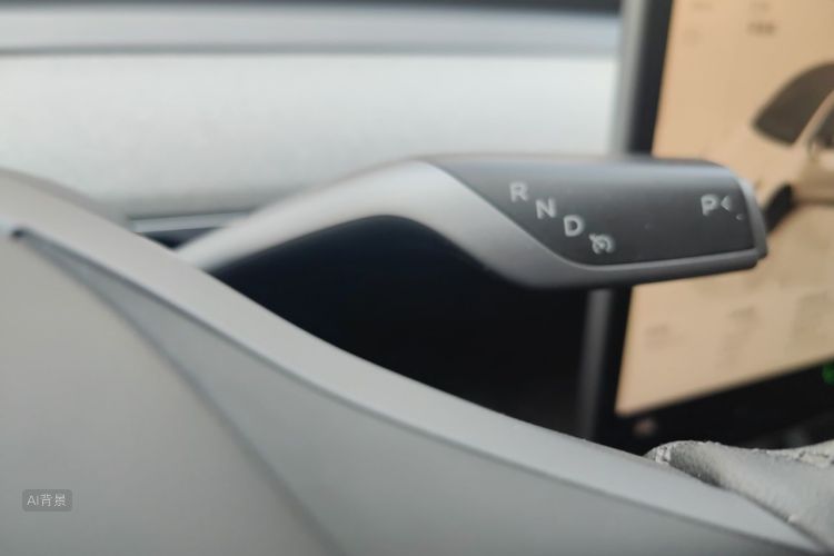 Tesla Model Y 2024 #16 Tesla Model Y 2024 car image #16