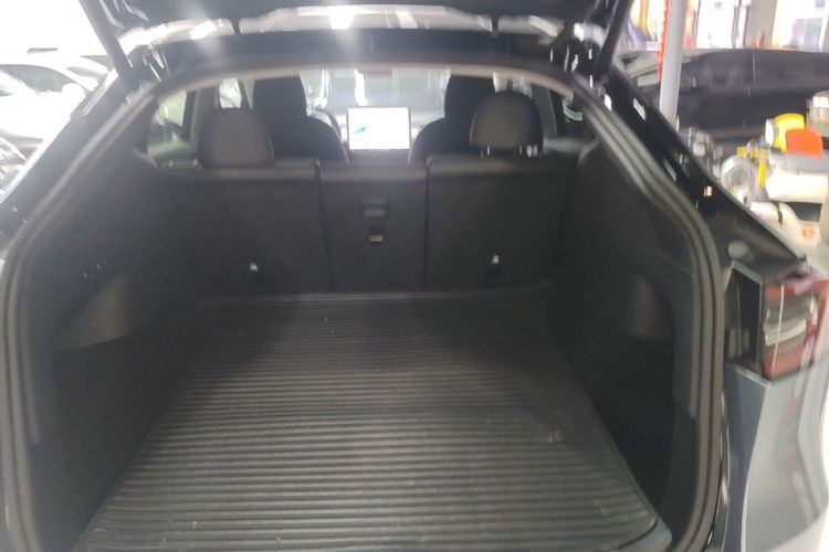 Tesla Model Y 2021 #19 Tesla Model Y 2021 car image #19