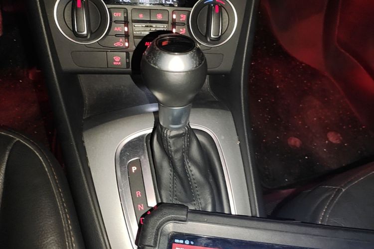 Audi Q3 2019 car image #18