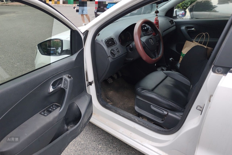 Volkswagen Polo 2016 car image #18