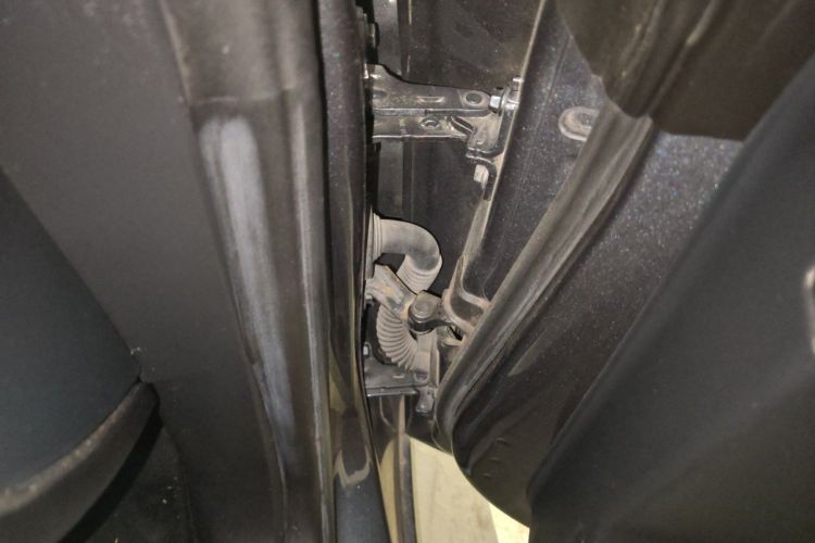 Tesla Model 3 2020 car image #25