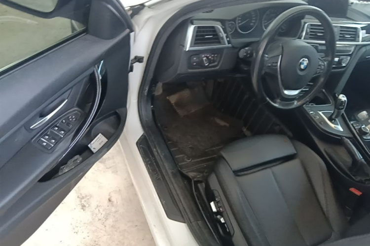 BMW 3 Series 2018 #18 BMW 3 Series 2018 car image #18