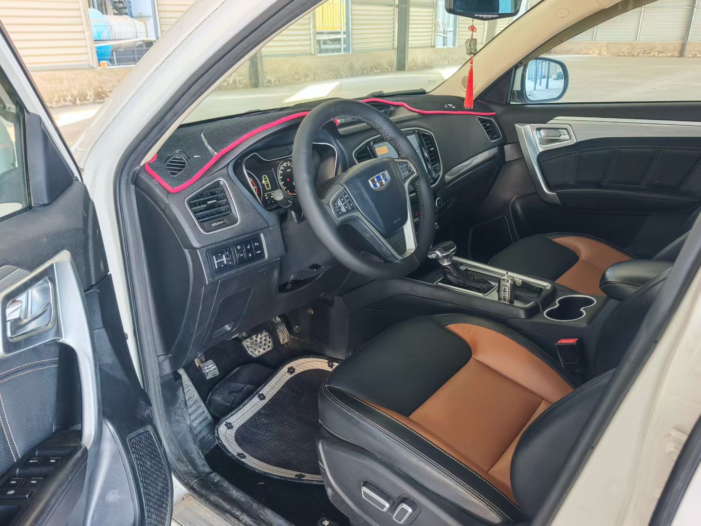 GEELY Vision X6 2017 car image #2