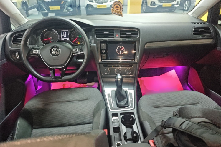 Volkswagen Golf 2019 imagem de carro #10