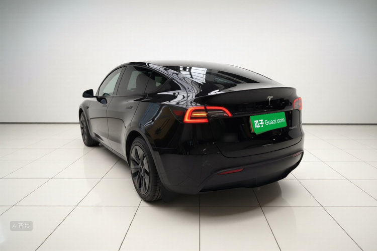 Tesla Model Y 2023 #5 Tesla Model Y 2023 car image #5