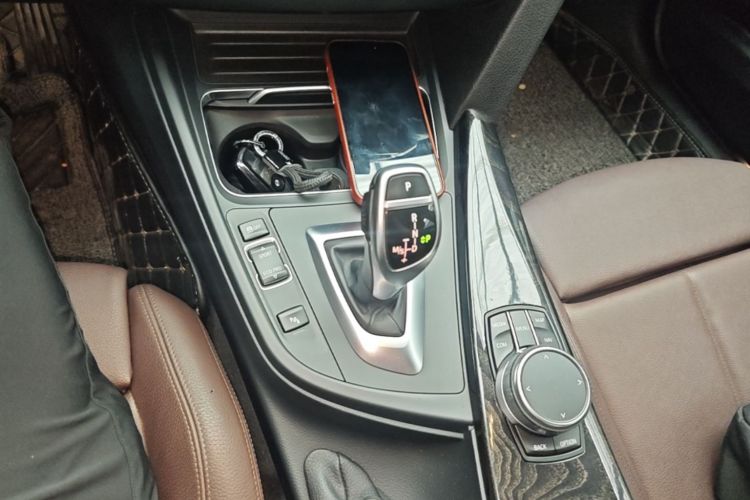 BMW 3 Series 2018 #14 BMW 3 Series 2018 car image #14