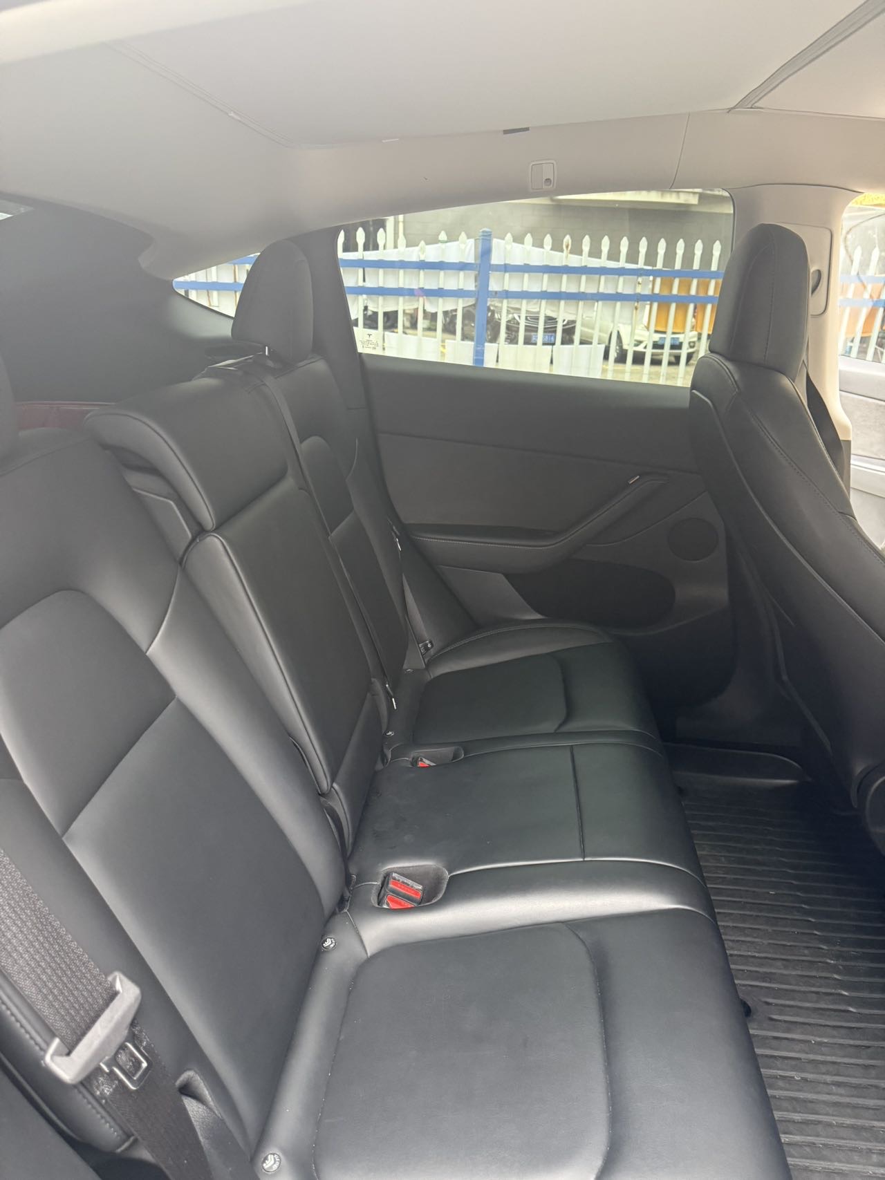 Tesla Model Y 2021 car image #4