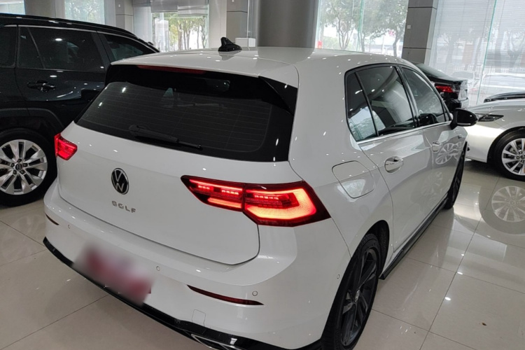 Volkswagen Golf 2021 car image #5