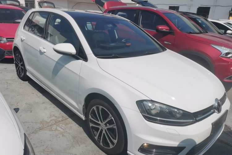 Volkswagen Golf 2015 car image #6