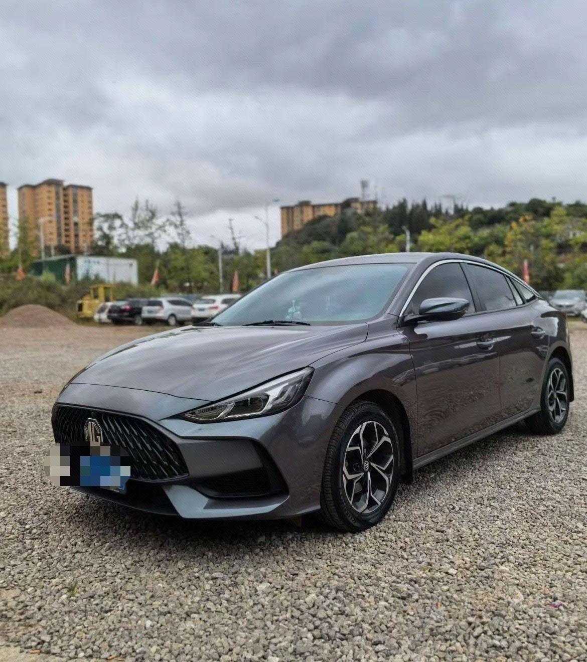 MG 5 2024 immagine di auto 