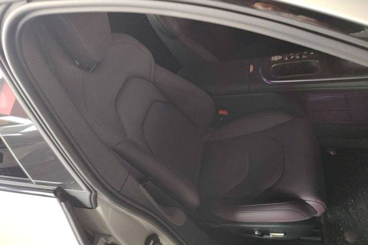 MI SU7 2025 car image #24
