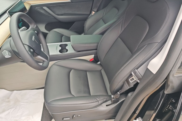 Tesla Model Y 2021 #15 Tesla Model Y 2021 car image #15