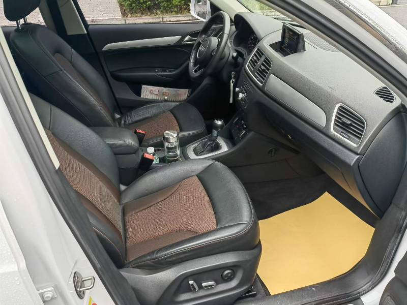 Audi Q3 2019 car image #8