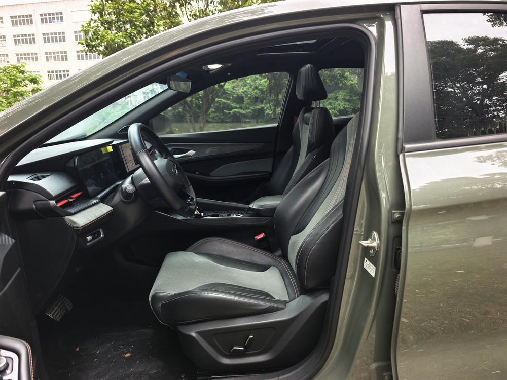 GEELY Binray 2022 immagine di auto #17