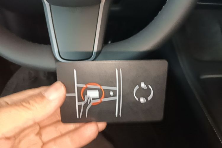 Tesla Model Y 2023 immagine di auto #9