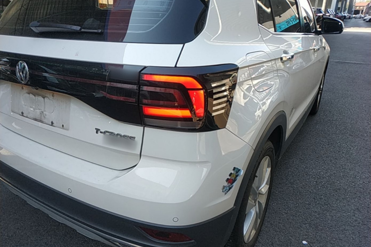 Volkswagen T-Cross 2020 #8 Volkswagen T-Cross 2020 car image #8