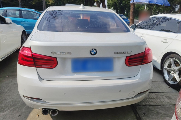 BMW 3 Series 2018 #6 BMW 3 Series 2018 car image #6