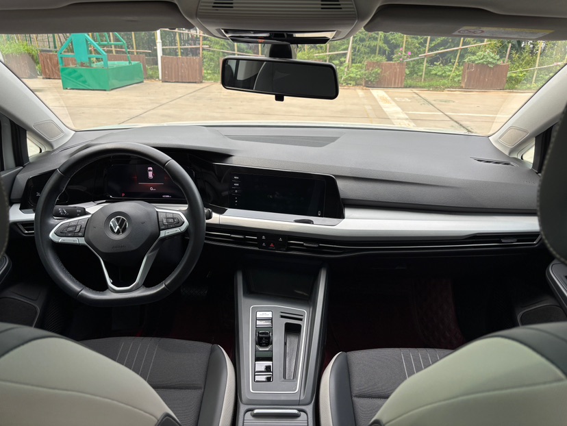 Volkswagen Golf 2021 car image #5