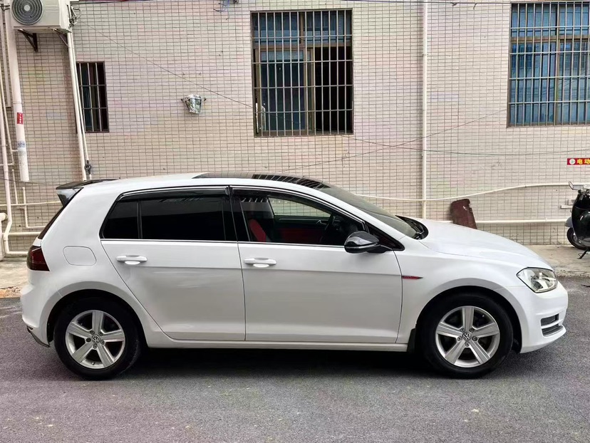Volkswagen Golf 2014 car image #5