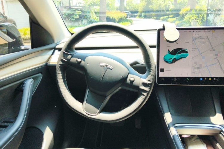 Tesla Model Y 2021 #15 Tesla Model Y 2021 car image #15