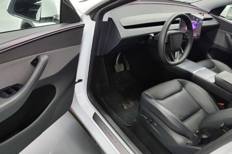 Tesla Model Y 2025 #16 Tesla Model Y 2025 immagine di auto #16