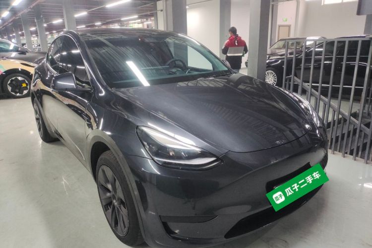 Tesla Model Y 2024 #6 Tesla Model Y 2024 car image #6