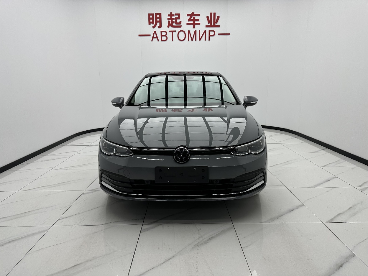 Volkswagen Golf 2024 car image #2