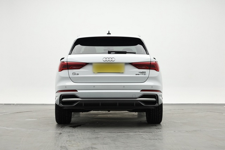 Audi Q3 2022 car image #9