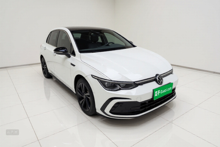 Volkswagen Golf 2021 car image #4