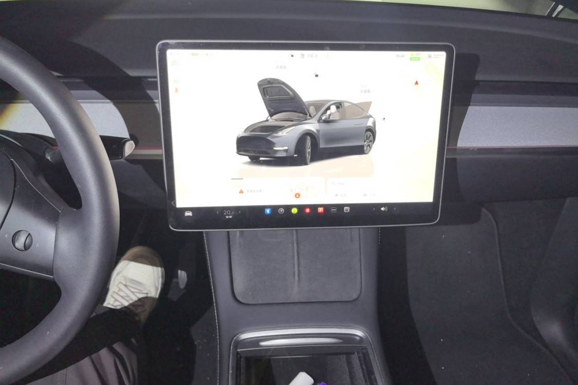 Tesla Model Y 2024 #26 Tesla Model Y 2024 car image #26