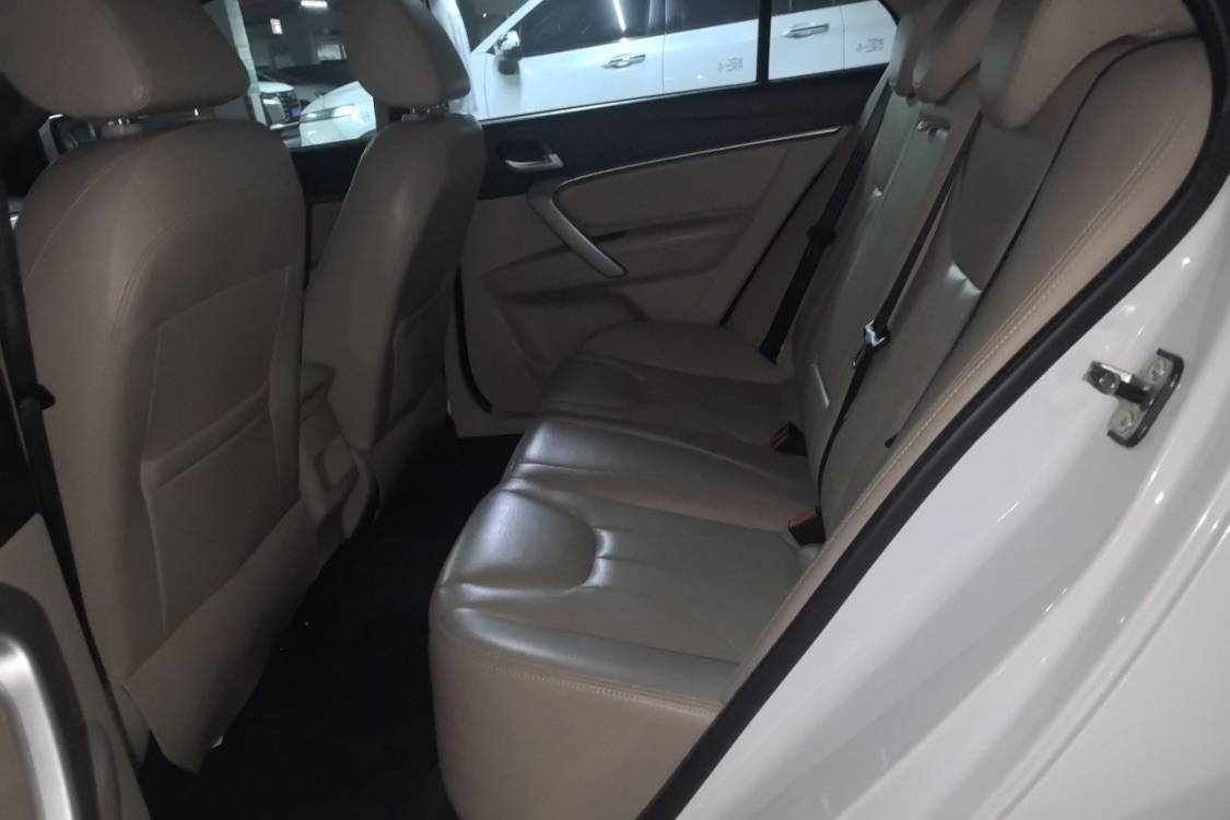GEELY Emgrand 2016 #19 GEELY Emgrand 2016 image de voiture #19