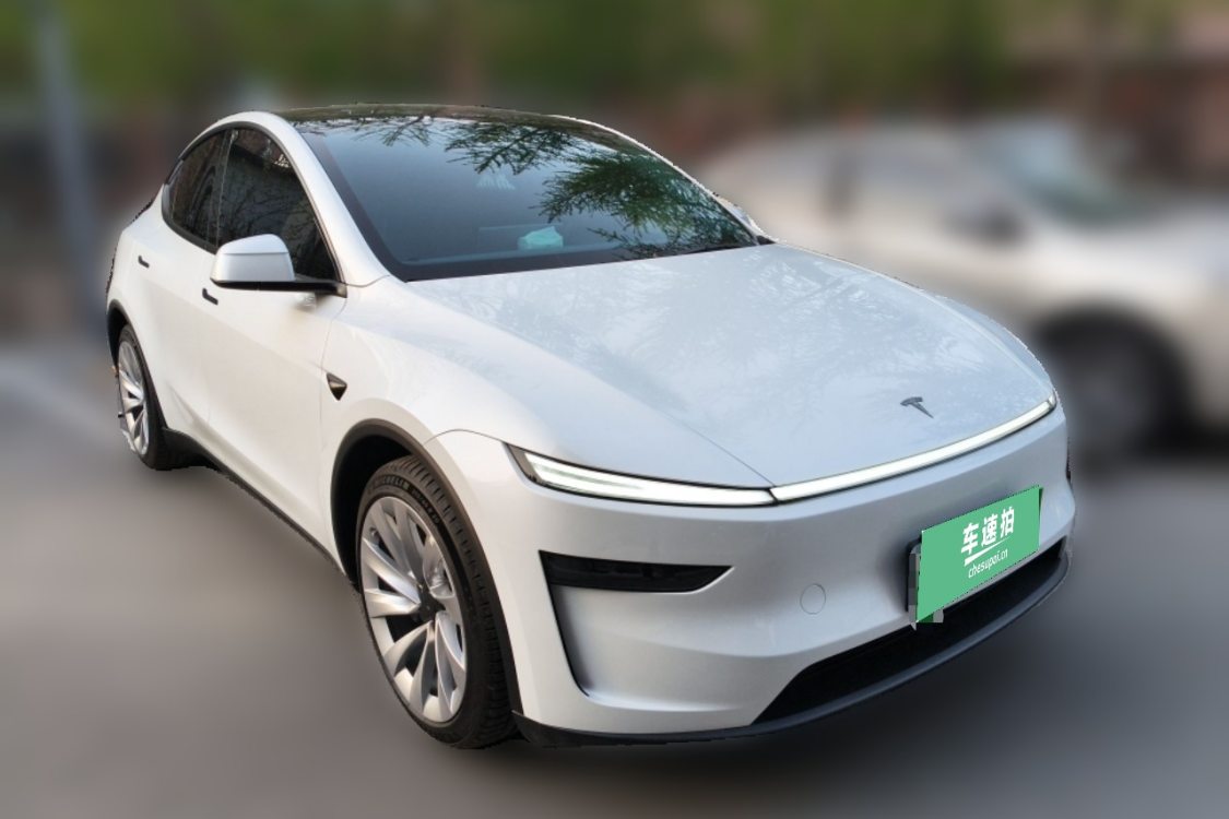 Tesla Model Y 2025 #2 Tesla Model Y 2025 car image #2
