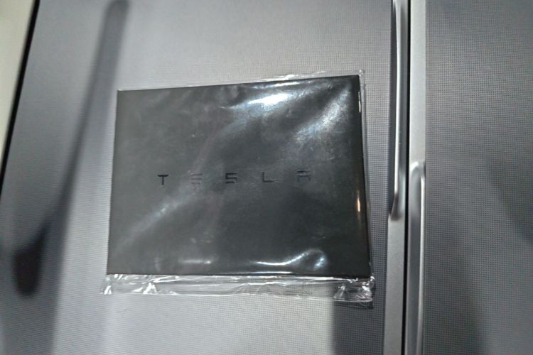 Tesla Model Y 2026 car image #9