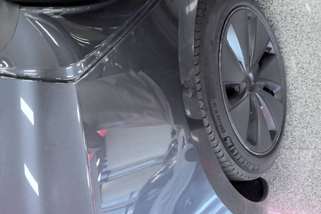 Tesla Model 3 2024 car image #25
