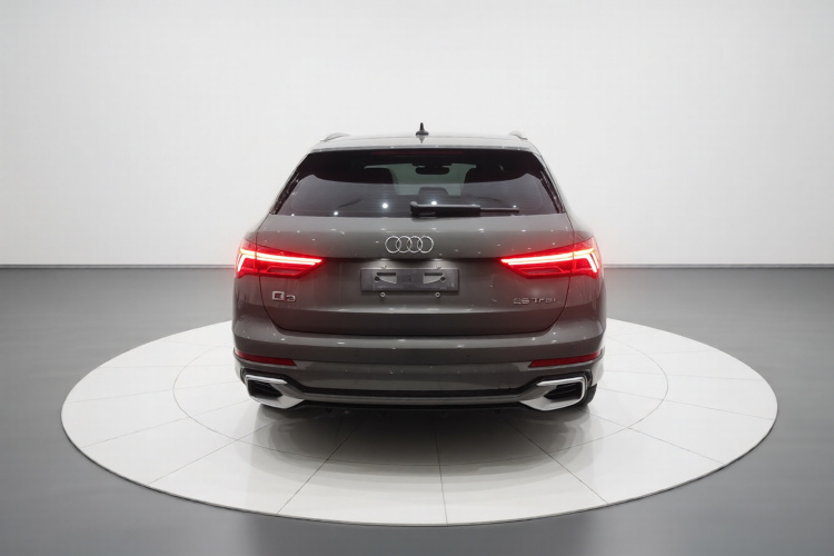 Audi Q3 2024 immagine di auto #4