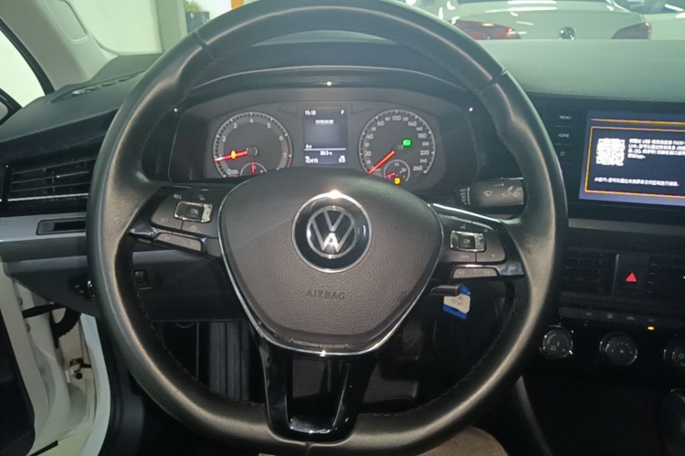Volkswagen Bora 2021 car image #11
