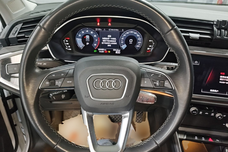 Audi Q3 2023 car image #11