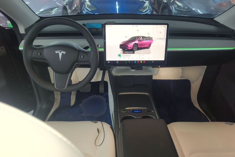 Tesla Model Y 2023 #10 Tesla Model Y 2023 car image #10