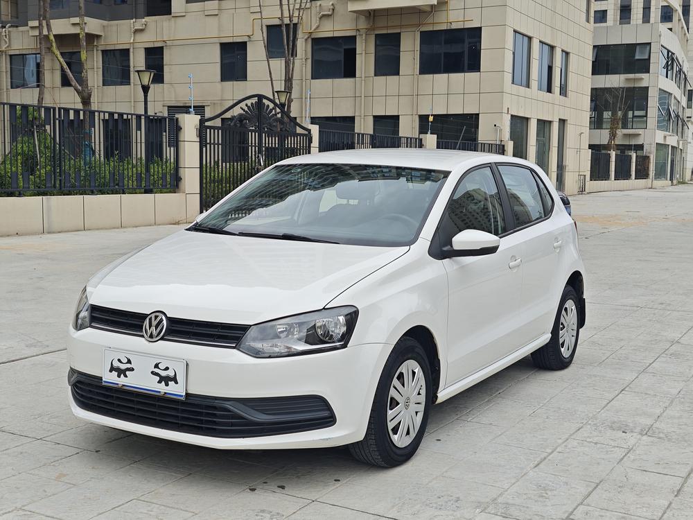 Volkswagen Polo 2015 immagine di auto 