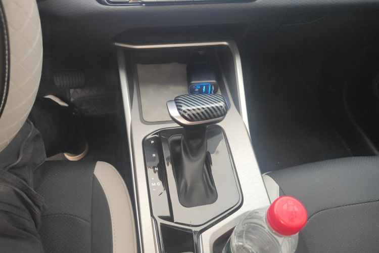 GEELY Emgrand 2025 car image #18