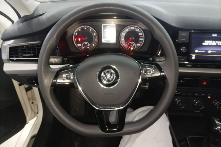 Volkswagen Lavida 2019 car image #11