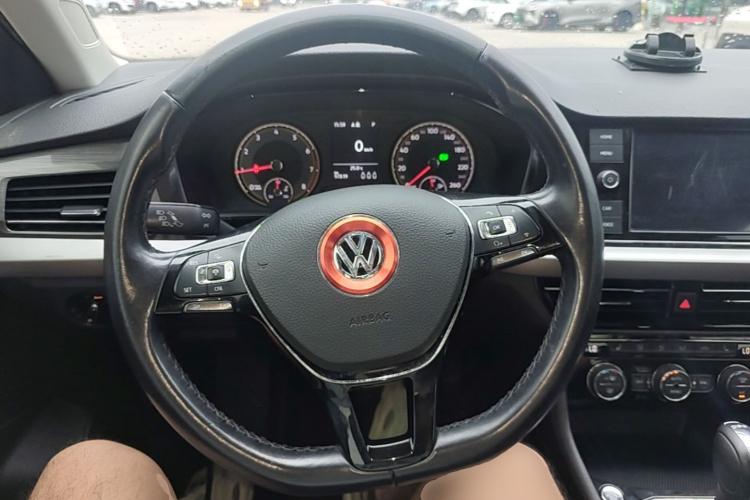 Volkswagen Lavida 2020 car image #11