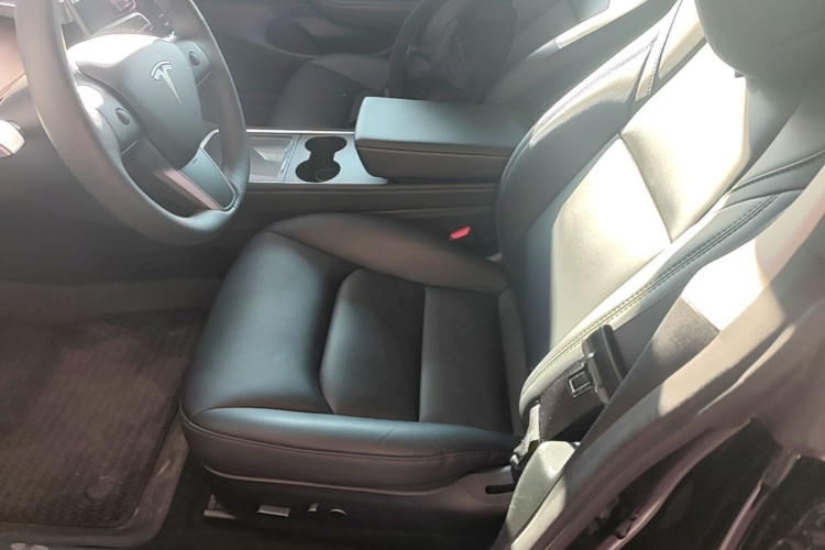 Tesla Model 3 2023 immagine di auto #15