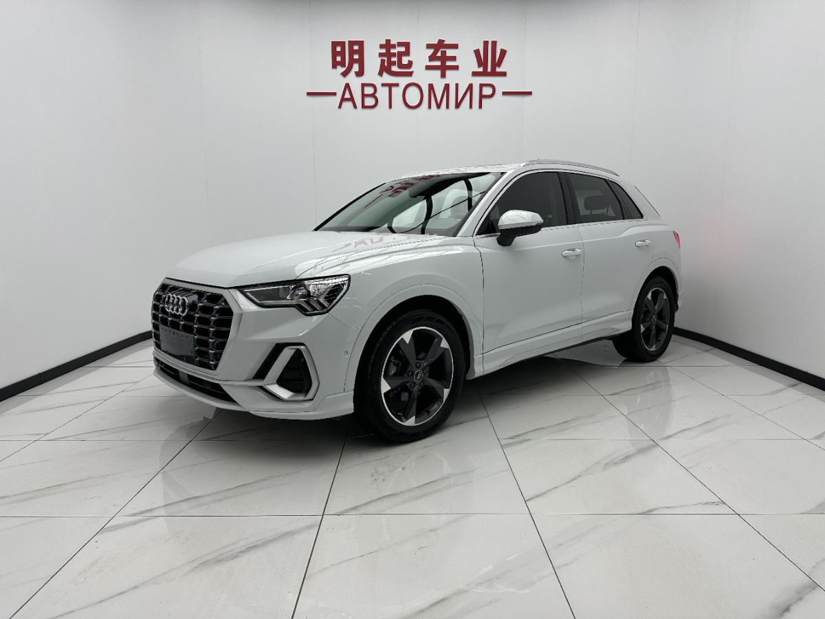 Audi Q3 2022 car image 