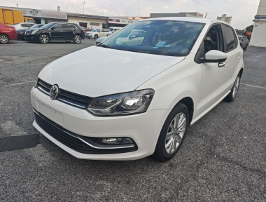 Volkswagen Polo 2015 Volkswagen Polo 2015 car image