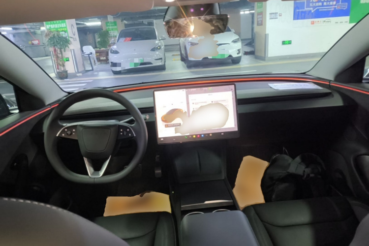 Tesla Model 3 2025 car image #10