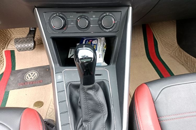 Volkswagen Polo 2021 car image #14