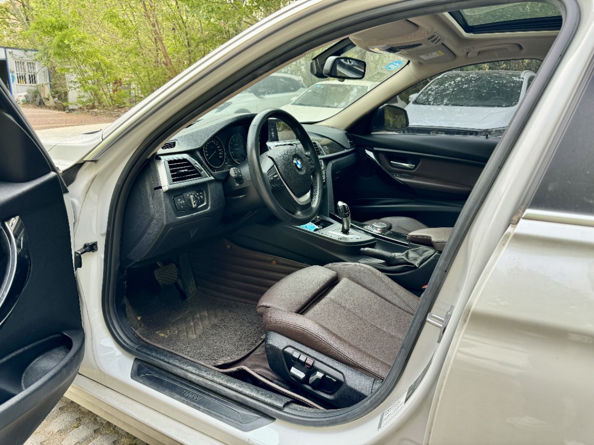 BMW 3 Series 2019 car image #3