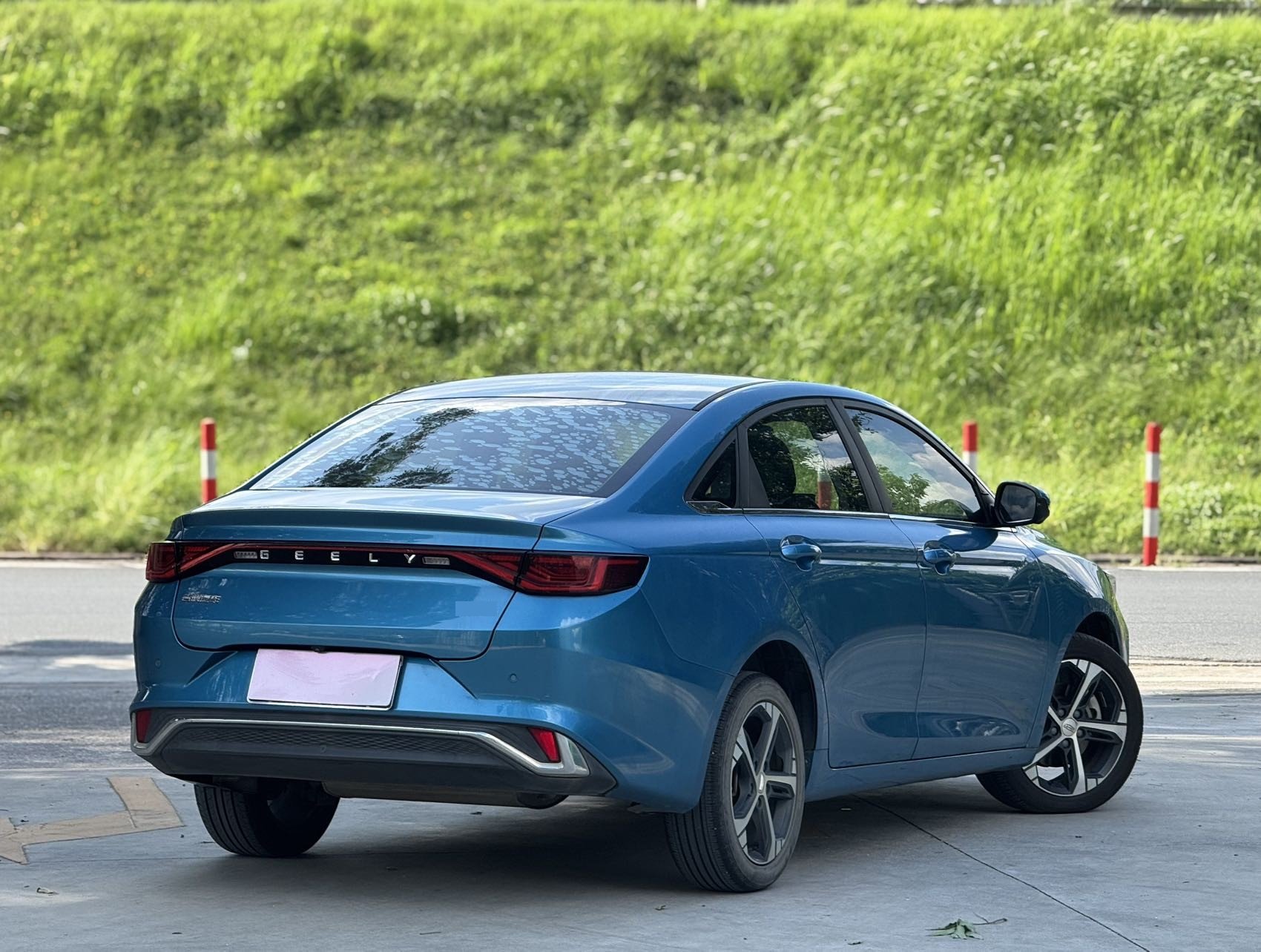 GEELY Emgrand L 2022 car image #3
